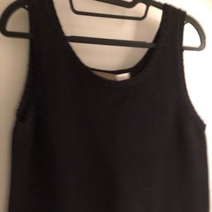 Fun crop sweater in black